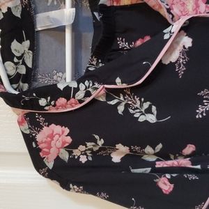 *3/$30** Flora Black and Pink Floral Pajama Set in Medium
